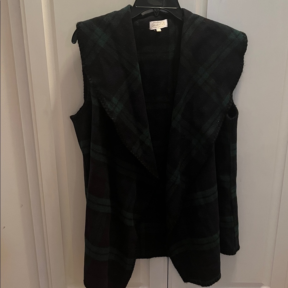Mud Pie Vest Blue & Navy Plaid Open Front no closures